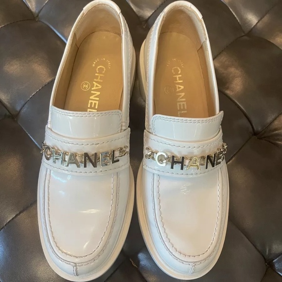 Chanel 2022 Interlocking Chain link Chanel Loafer Sz 36 - White Patent Leather - Picture 1 of 4